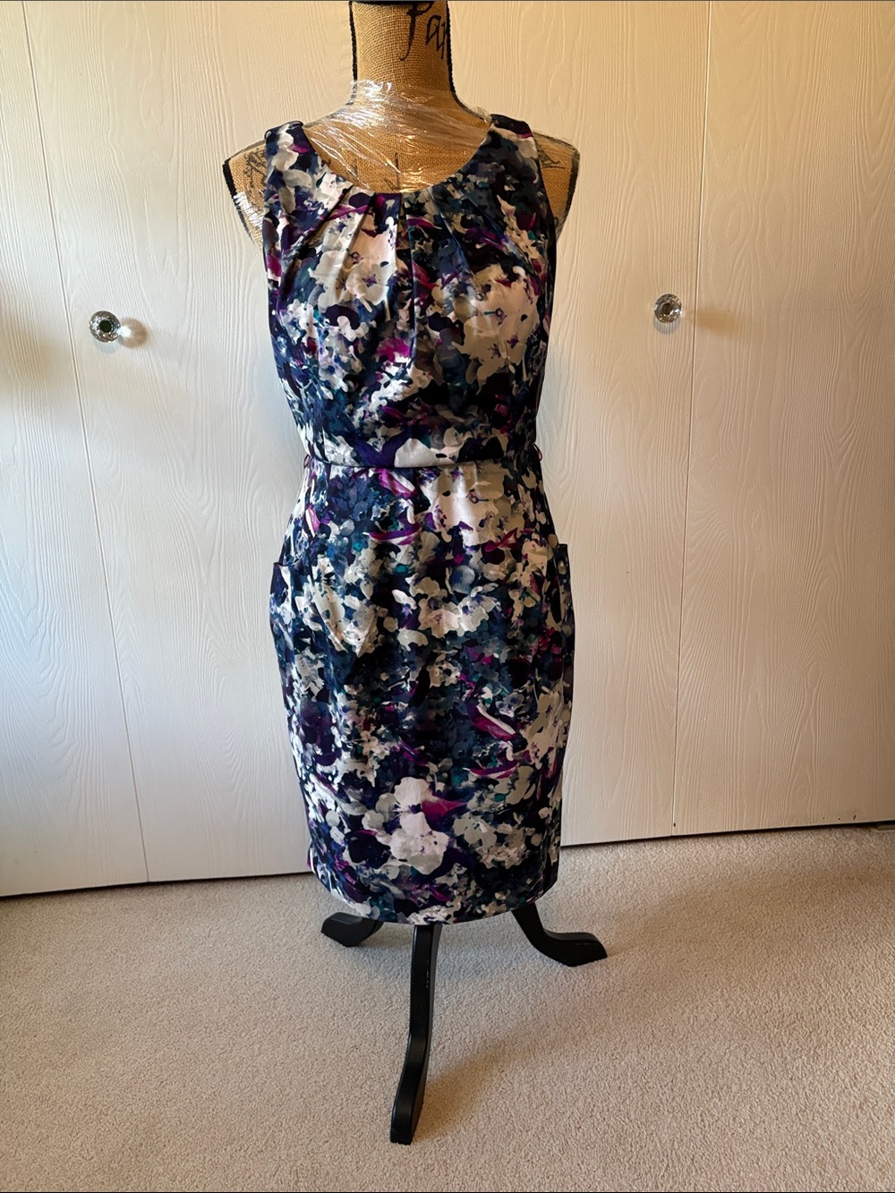 Ricki’s Sleeveless Floral Sheath Dress in Navy, Purple & White